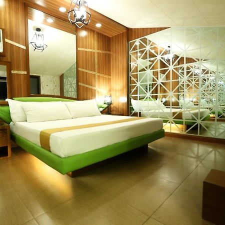 Hotel Ava Cuneta Пасай Екстер'єр фото